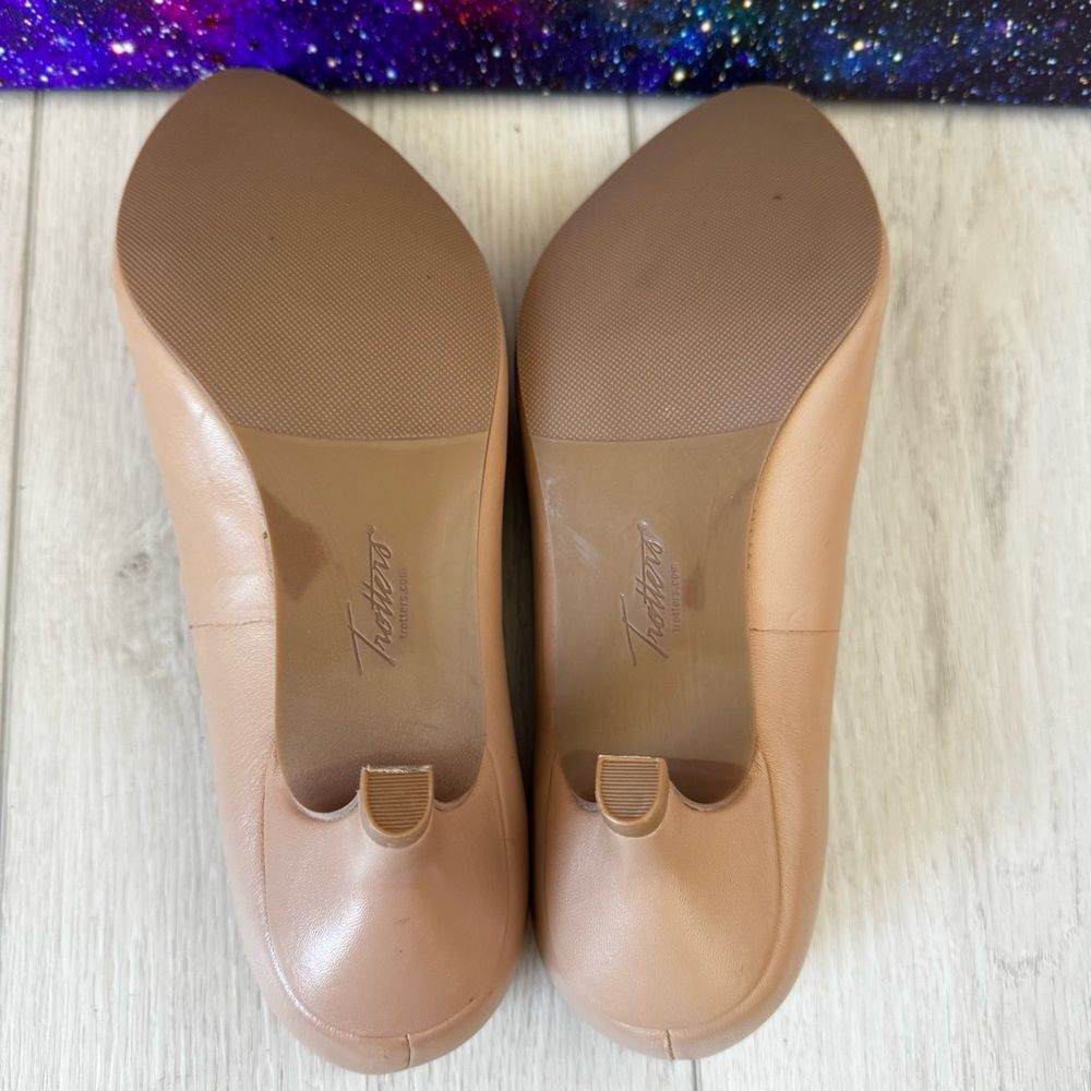 TROTTERS Womens Beige Kiera Pointed Toe Kitten Heel Slip On Pumps Sz 8.5 - Picture 7 of 8